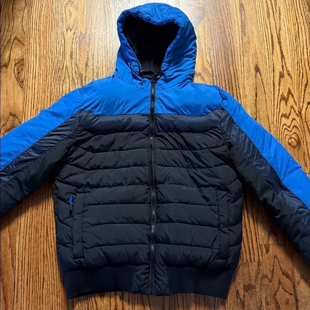 Gap men’s primaloft medium Puffer jacket  royal blue and black EUC